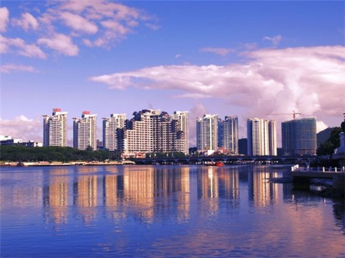 1.论述房地产估价四大原则在三大基本（房地产估价的三大基本方法是）